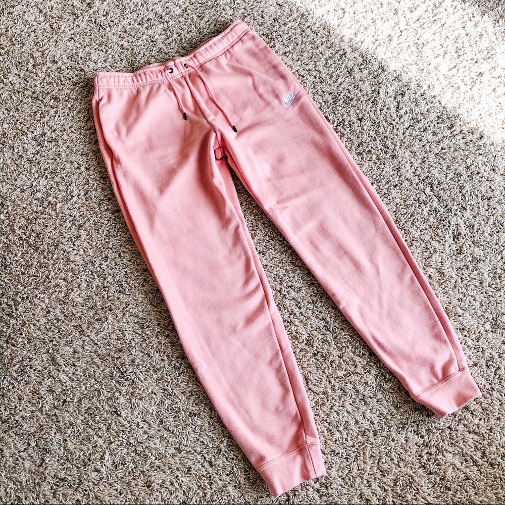 Nike Essential Standard Fit Joggers/Sweatpants